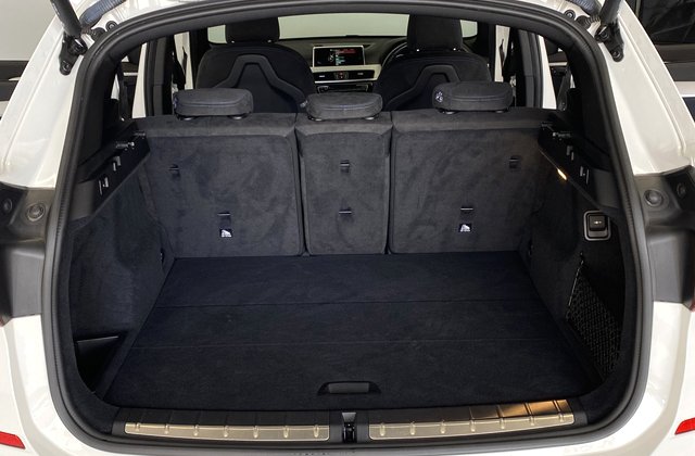 BMWX1sDrive 18i Mスポーツ