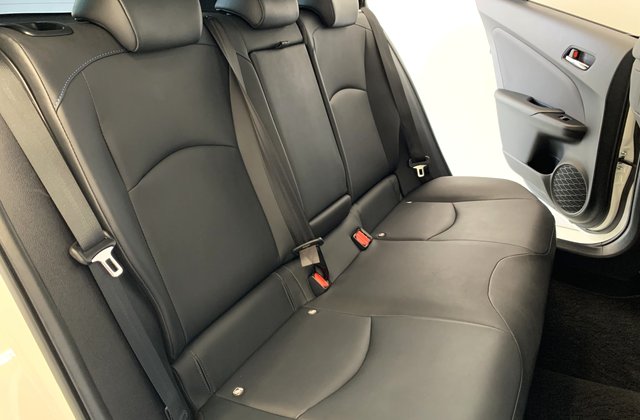 トヨタプリウスAツーリングセレクション