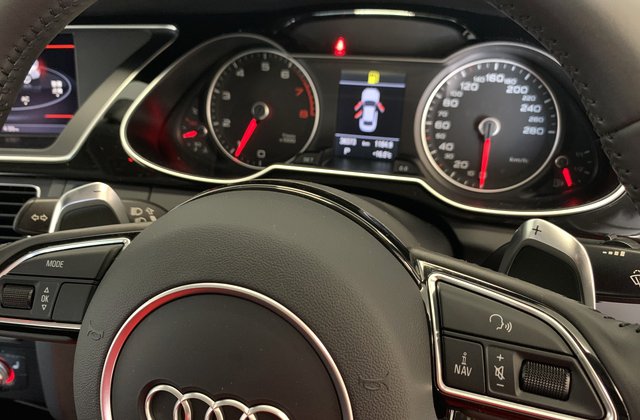 アウディA42.0TFSI