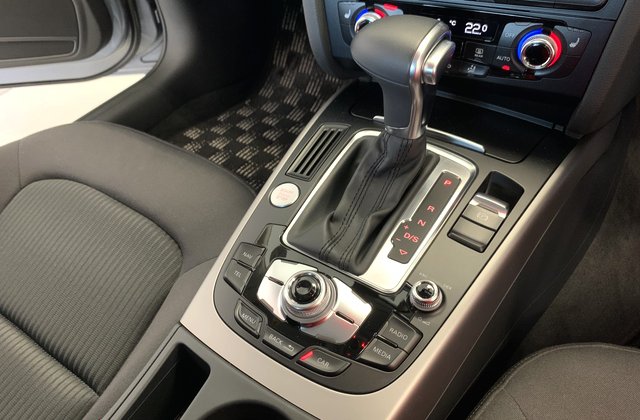アウディA42.0TFSI