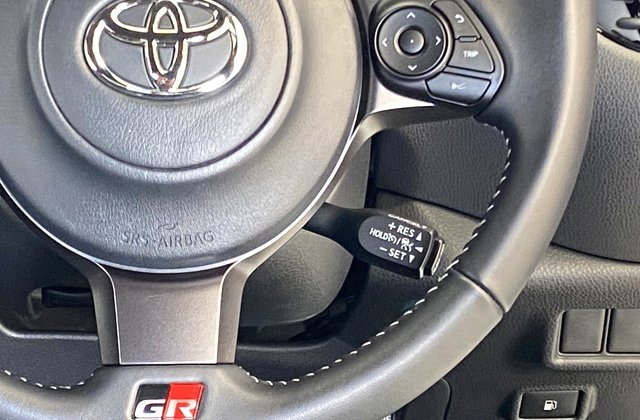 トヨタCHRS GRスポーツ