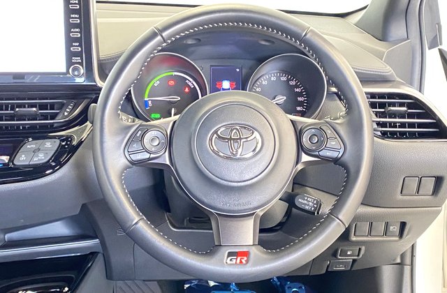 トヨタCHRS GRスポーツ