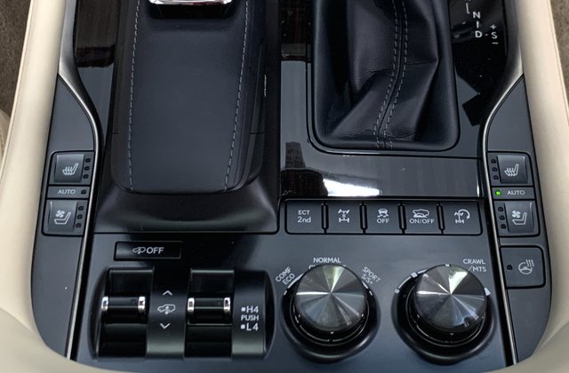 レクサスLXLX570 ベースグレード