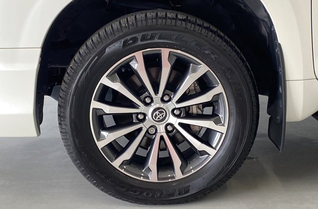 トヨタランドクルーザープラドTX Lパッケージ