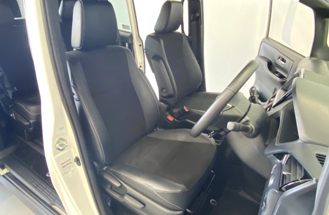 トヨタノア2.0Si W×B