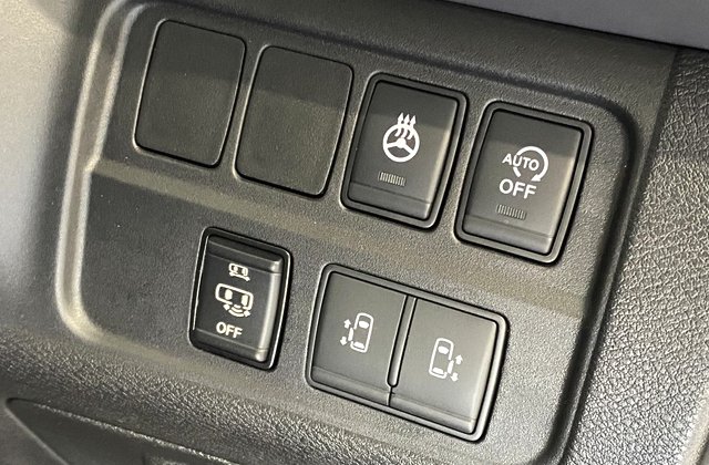 ニッサンセレナハイウェイスター V アーバンクロム