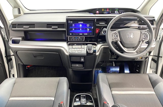 ホンダステップワゴンe:HEVスパーダG EX ホンダセンシング