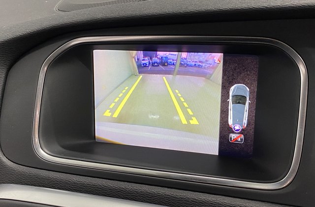 ボルボV40T3 インスクリプション
