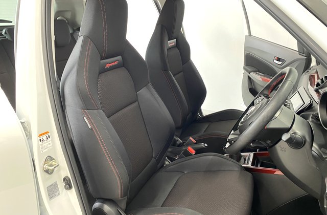 スズキスイフトスポーツ全方位モニター用カメラパッケージ装着車