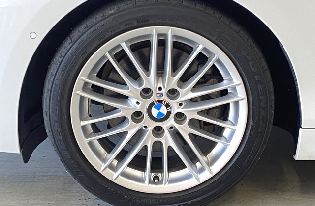 BMW2シリーズ220i カブリオレ Mスポーツ