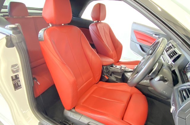 BMW2シリーズ220i カブリオレ Mスポーツ