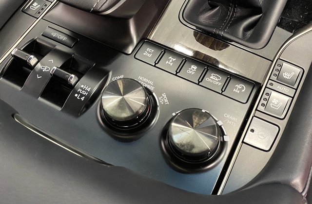 レクサスLXLX570 ブラックシークエンス