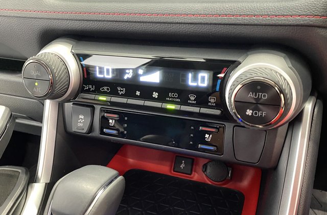 トヨタRAV4アドベンチャー オフロードパッケージ