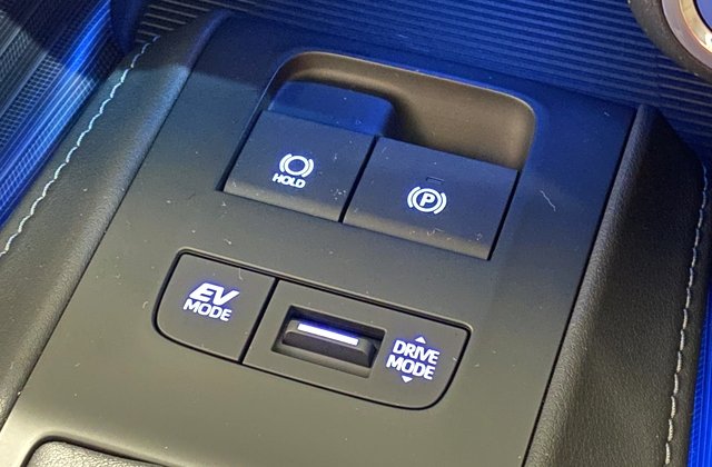 トヨタハリアーハイブリッド Zレザーパッケージ