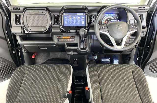 スズキハスラーハイブリッド Xターボ 全方位モニター付メモリーナビ装着車
