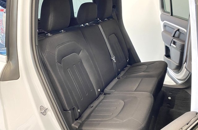ランドローバーディフェンダー110 2.0L P300