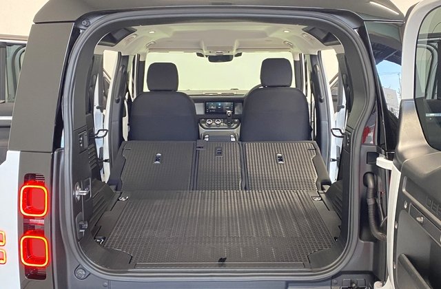 ランドローバーディフェンダー110 2.0L P300