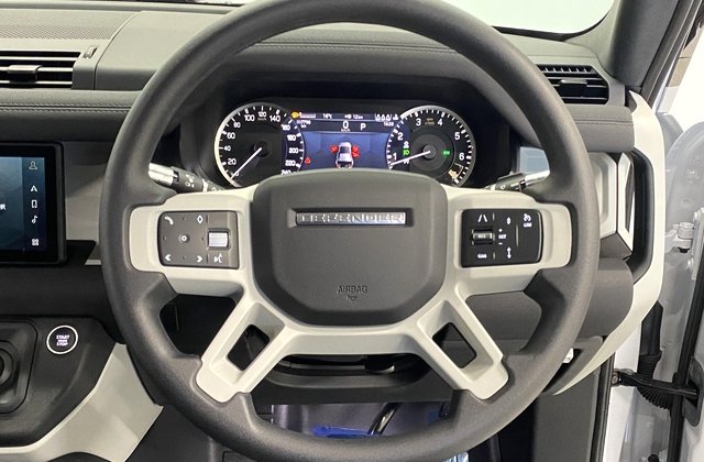 ランドローバーディフェンダー110 2.0L P300