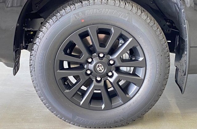 トヨタランドクルーザープラドマットブラックエディション