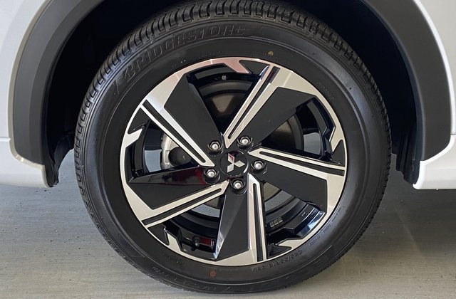 ミツビシエクリプスクロスPHEV P