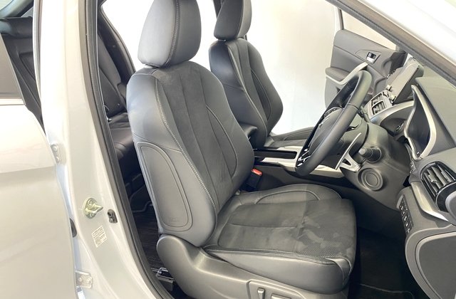 ミツビシエクリプスクロスPHEV P