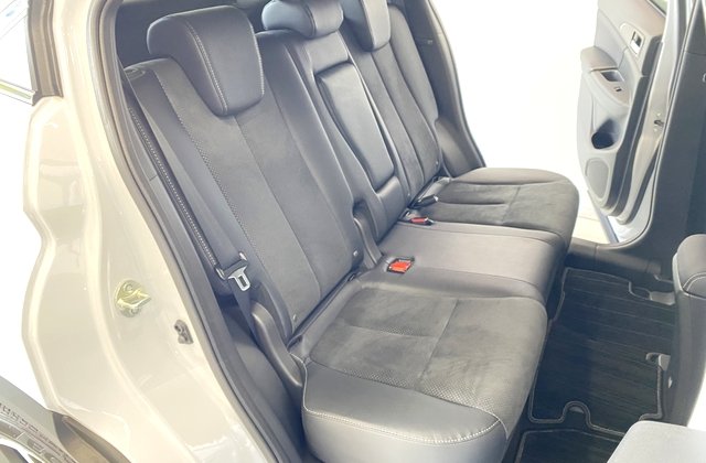 ミツビシエクリプスクロスPHEV P