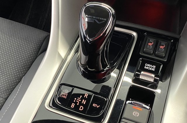 ミツビシエクリプスクロスPHEV P