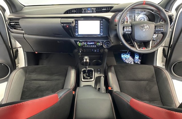 トヨタハイラックスZ GRスポーツ