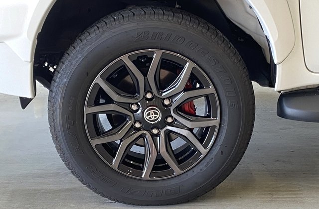 トヨタハイラックスZ GRスポーツ