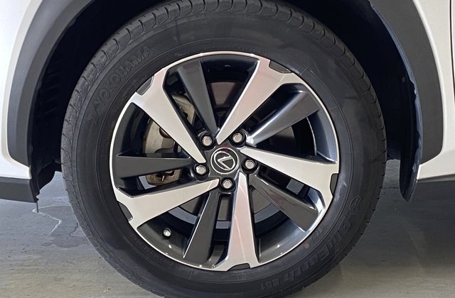 レクサスNX300h Iパッケージ