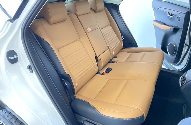 レクサスNX300h Iパッケージ