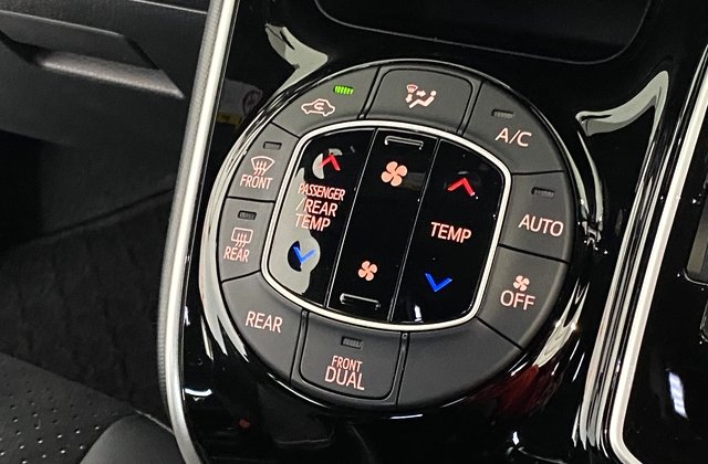 トヨタヴォクシーZS 煌 III