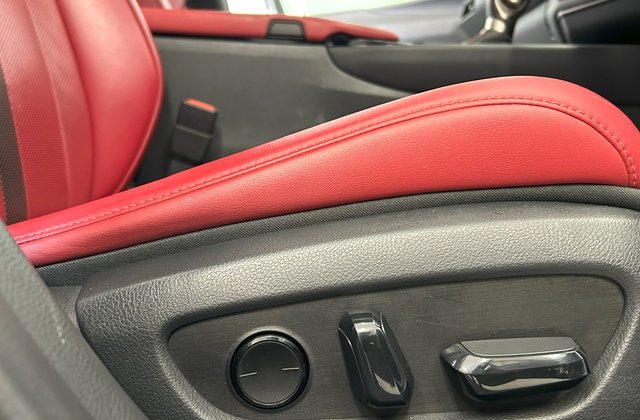 レクサスUX250h Fスポーツ