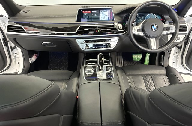 BMW7シリーズ740e アイパフォーマンス Mスポーツ