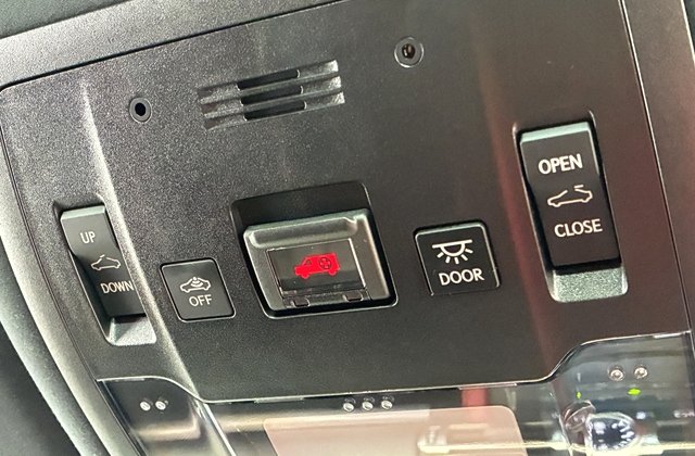 レクサスRCFベースグレード