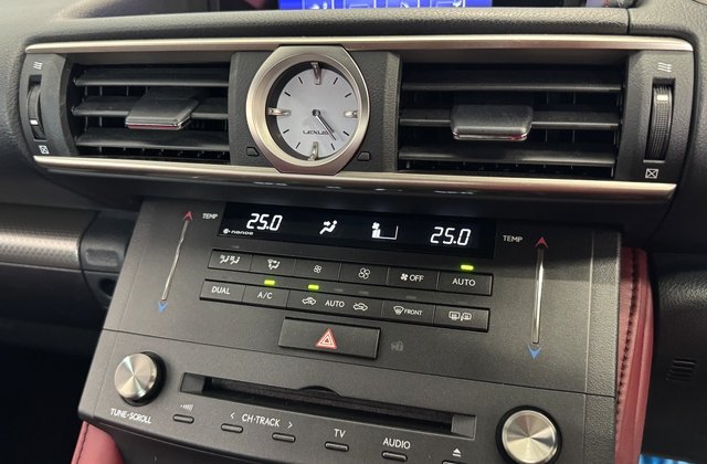 レクサスRC300h Fスポーツ