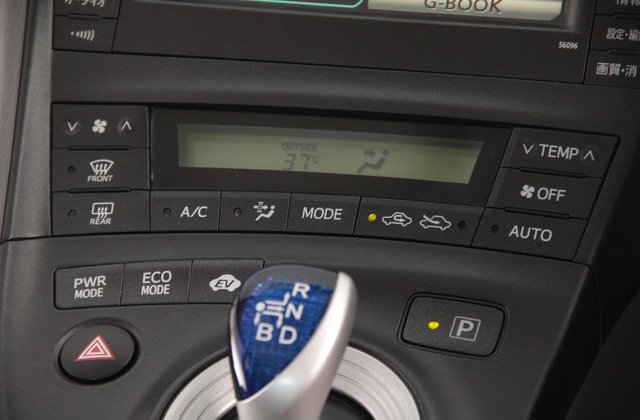 トヨタプリウスSツーリングセレクション