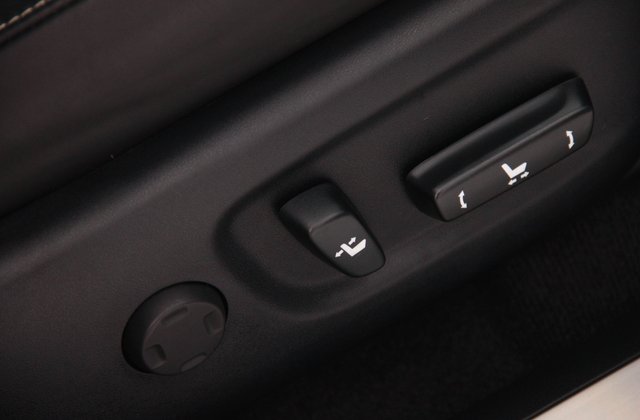 トヨタハリアープレミアムアドバンストパッケージ