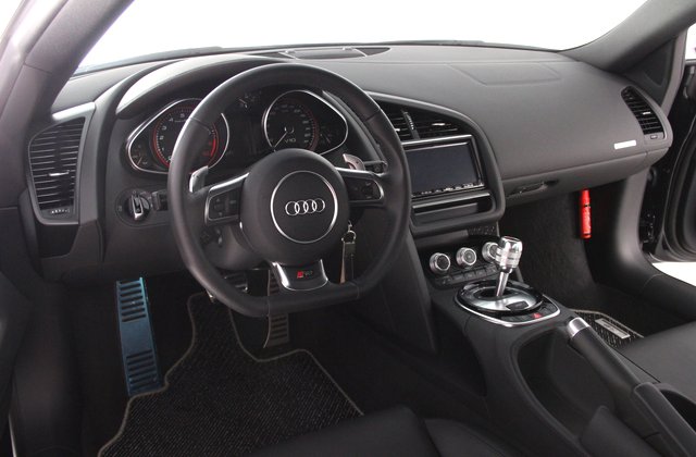 アウディR85.2FSIクワトロ