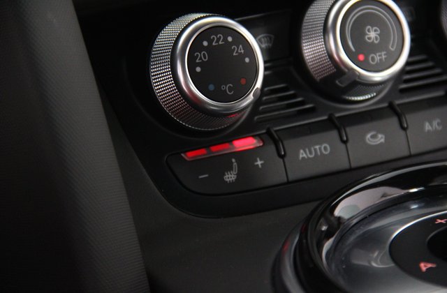 アウディR85.2FSIクワトロ