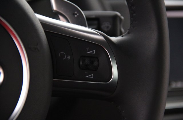 アウディR85.2FSIクワトロ