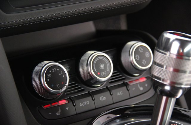 アウディR85.2FSIクワトロ