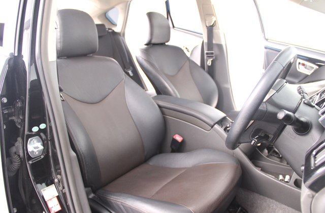 トヨタプリウスG LEDエディション