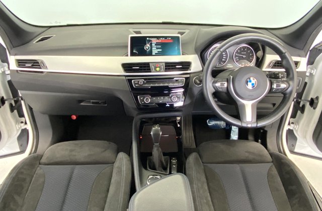 BMWX1sDrive 18i Mスポーツ